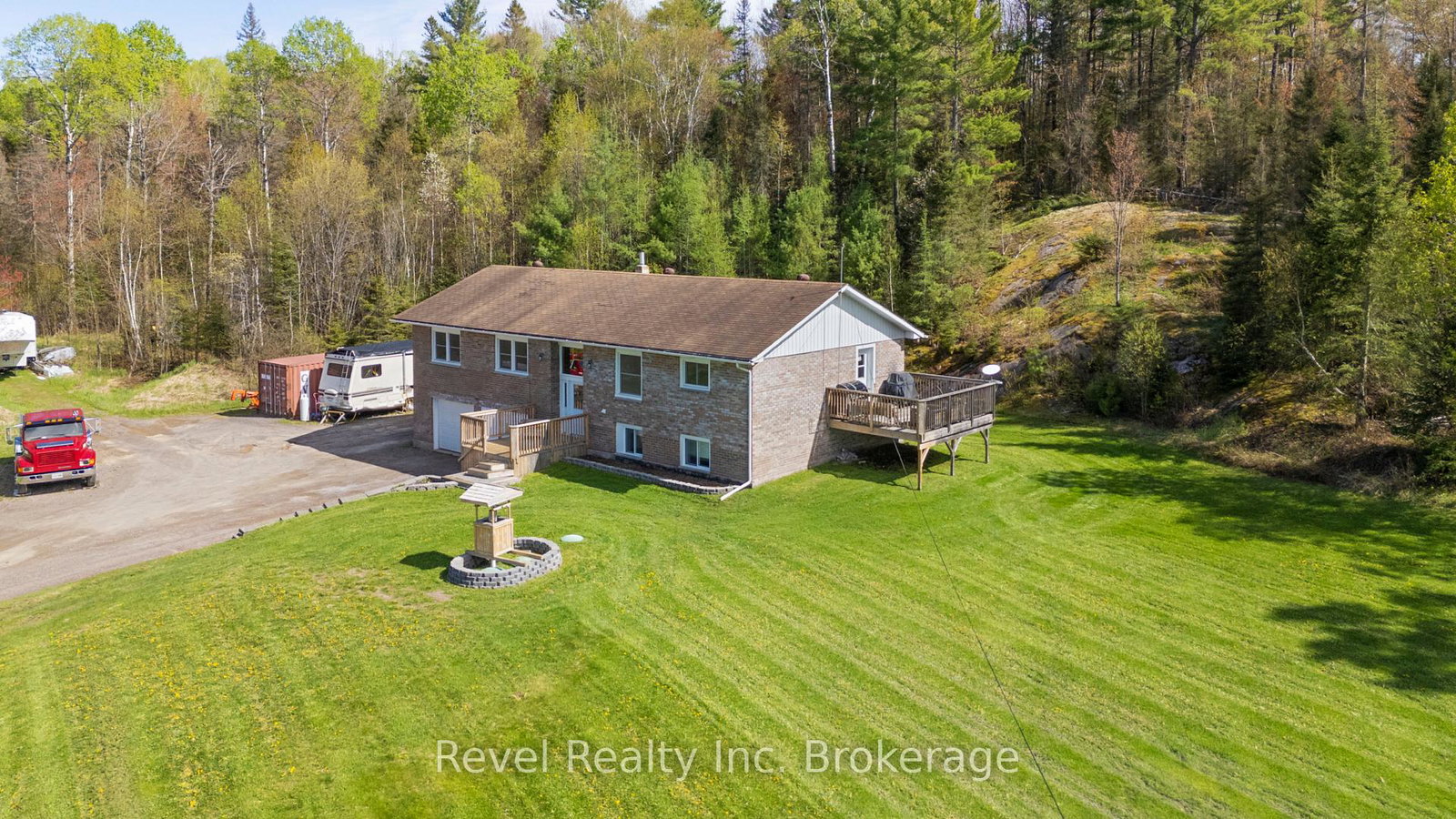 471-lindquist-line-powassan-ontario-x13449424