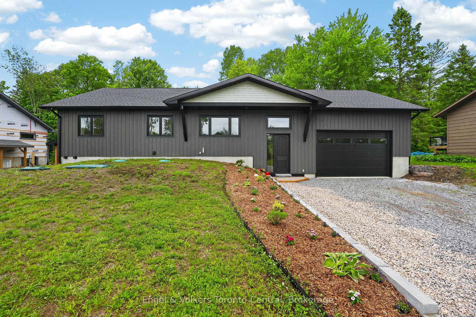 1093-highway-141-drive-seguin-ontario-x13449708