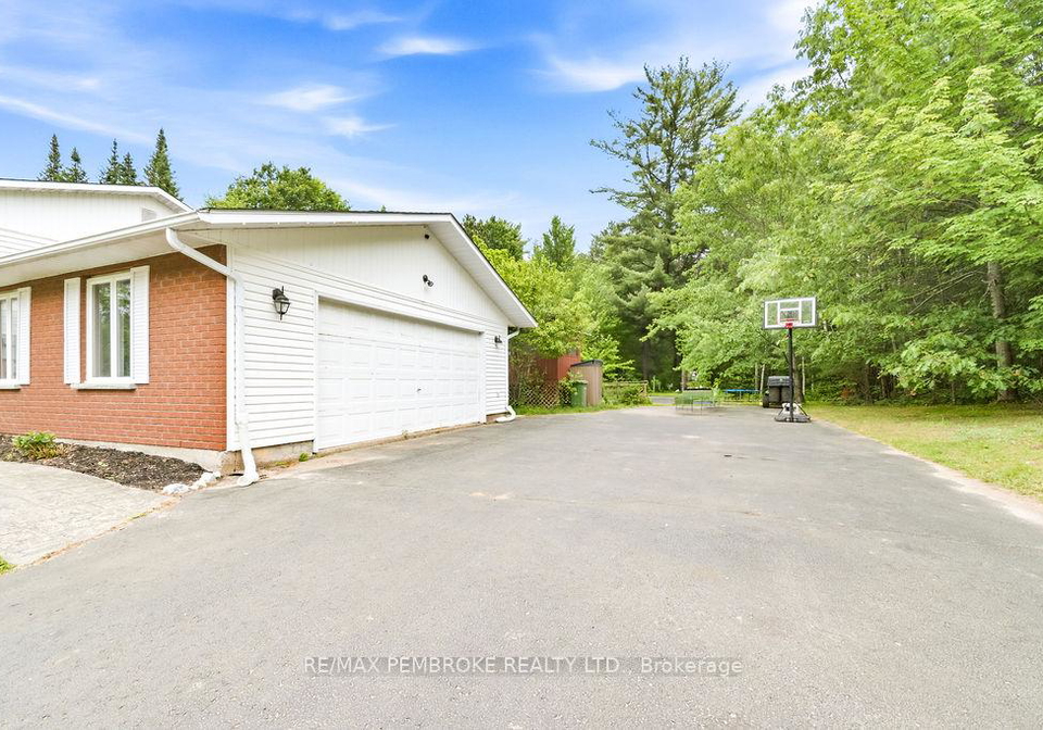 280-carla-street-petawawa-ontario-x13449770