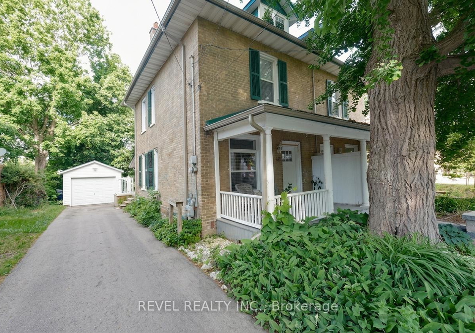 42-regent-street-kawartha-lakes-ontario-x13449822
