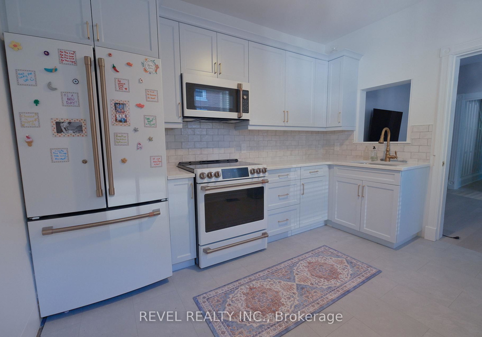 42-regent-street-kawartha-lakes-ontario-x13449822