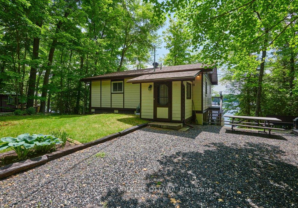 1054-coutlee-point-lane-frontenac-ontario-x13450444