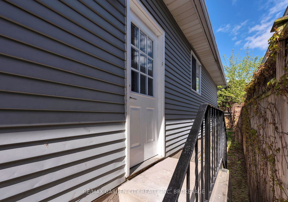 54-bogart-street-st-catharines-ontario-x13450728