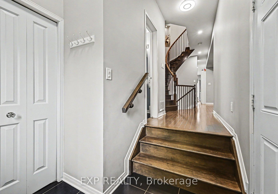 930-torovin-private-ottawa-ontario-x13451144