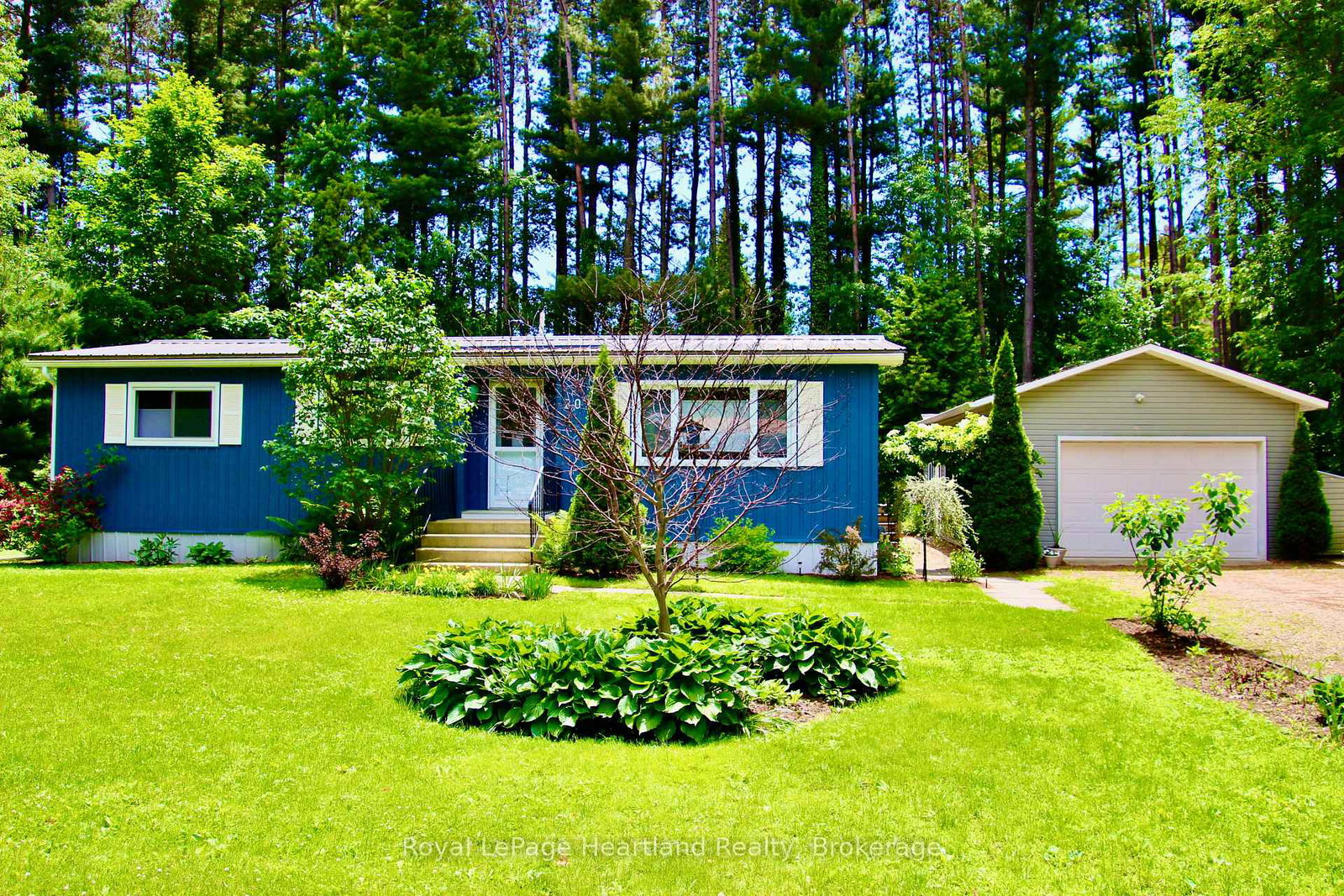 206-chestnut-drive-central-huron-ontario-x13451684