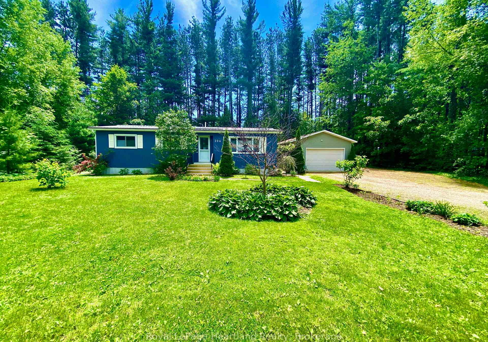 206-chestnut-drive-central-huron-ontario-x13451684