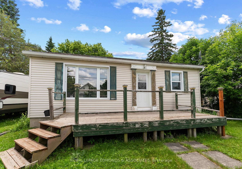 30-poole-street-mcnabbraeside-ontario-x13451832
