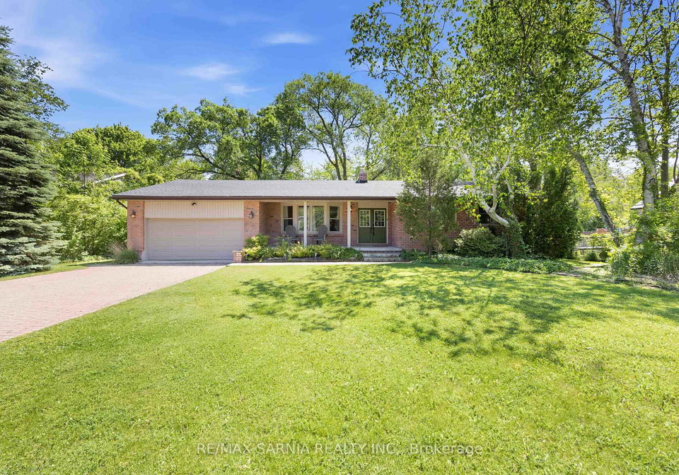 9648-wakefield-street-lambton-shores-ontario-x13452098