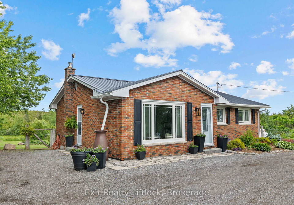 2917-highway-28-douro-dummer-ontario-x13452476