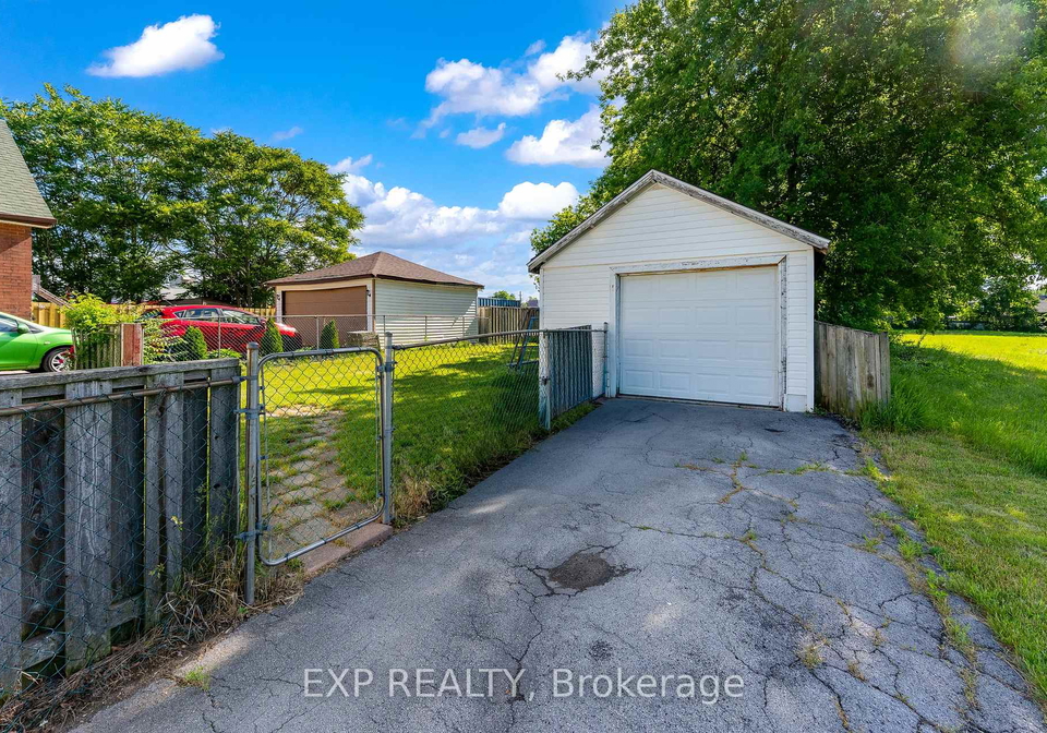 5932-carlton-avenue-niagara-falls-ontario-x13452826