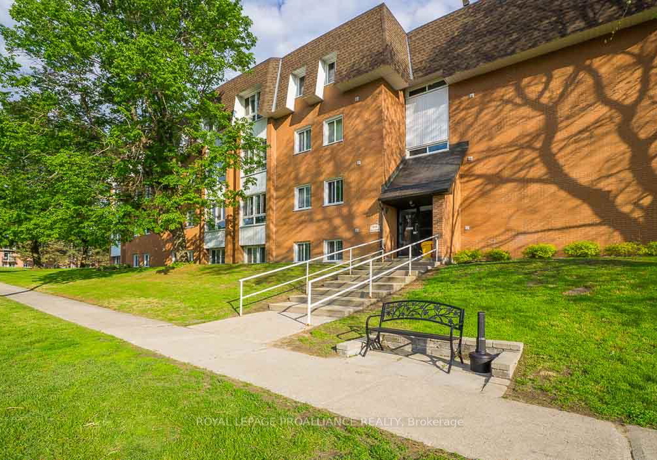 810-kyle-court-w-brockville-ontario-x13453088