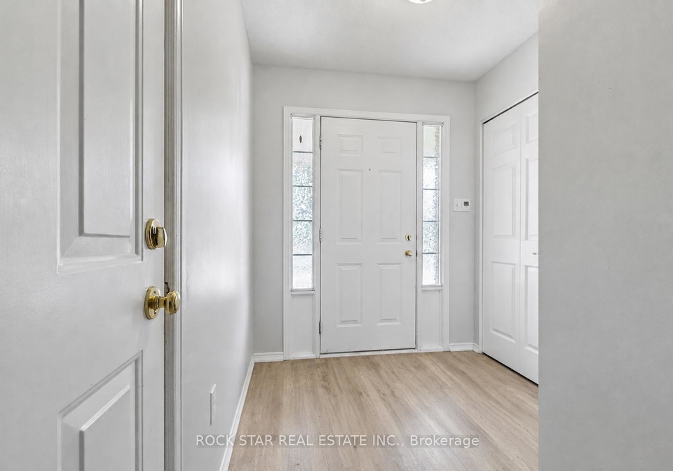 72-chesterton-lane-guelph-ontario-x13453194