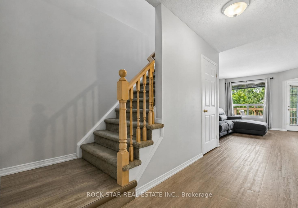 72-chesterton-lane-guelph-ontario-x13453194