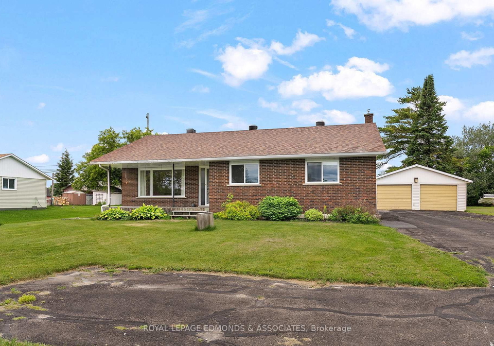 13-lacroix-bay-road-whitewater-region-ontario-x13453362