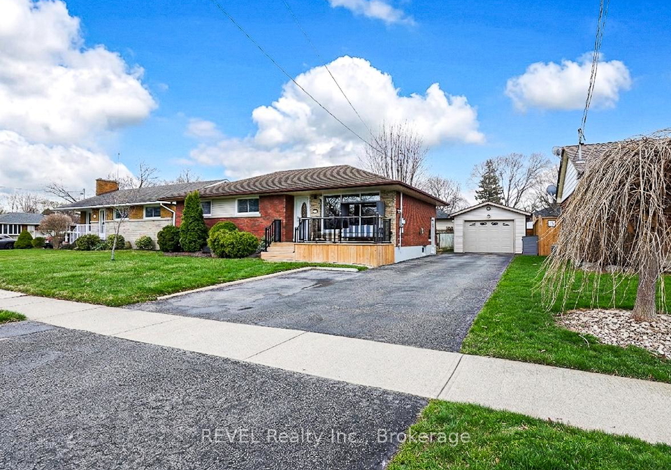 24-grosvenor-street-s-st-catharines-ontario-x13453446