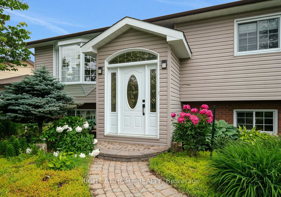 300-maple-street-russell-ontario-x13453828