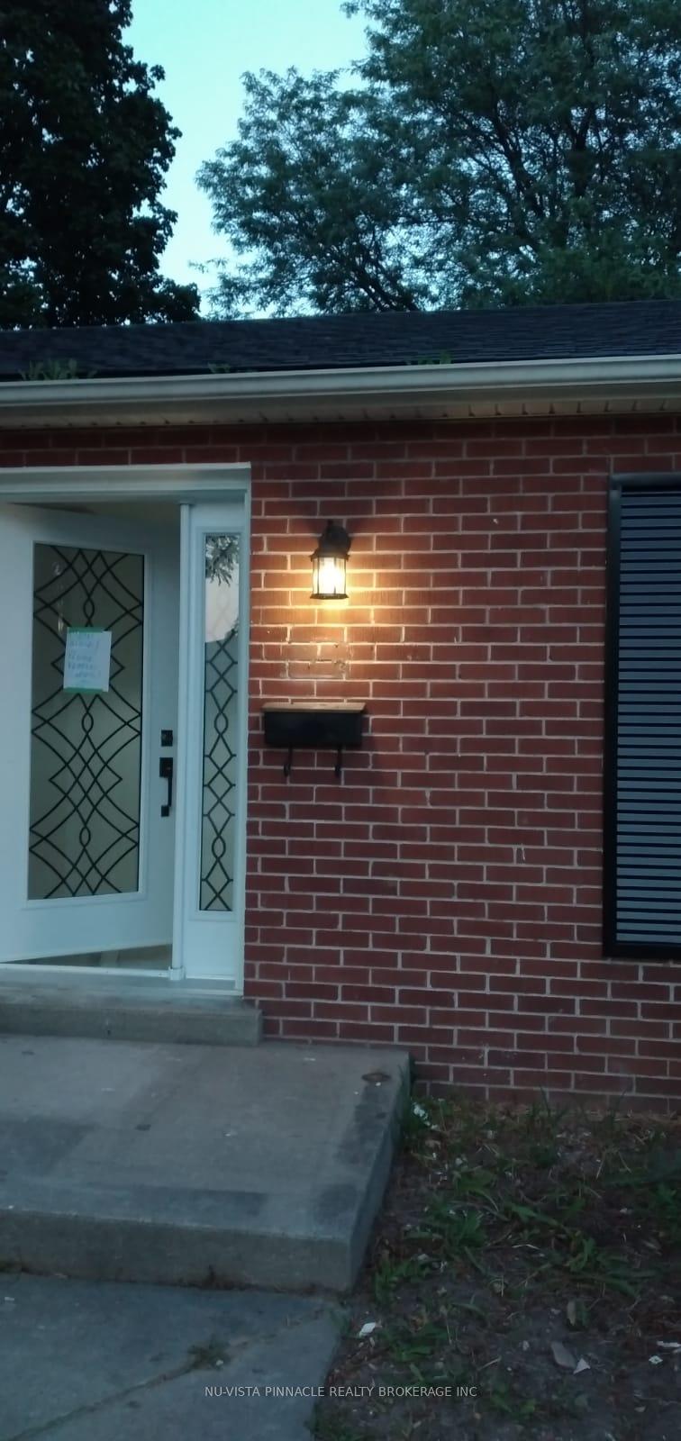 1512-western-road-london-north-ontario-x13454232