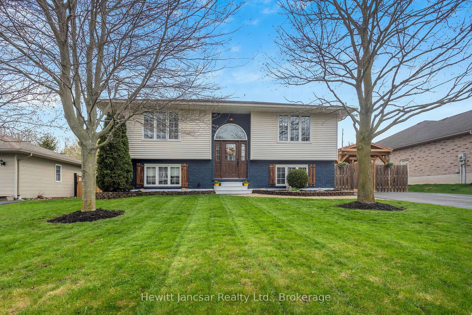 22-lorraine-avenue-tillsonburg-ontario-x13455156