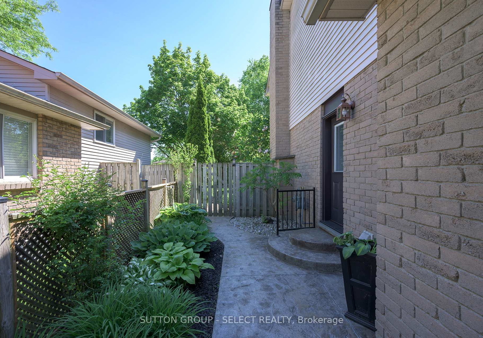 12-banting-crescent-london-north-ontario-x13455304