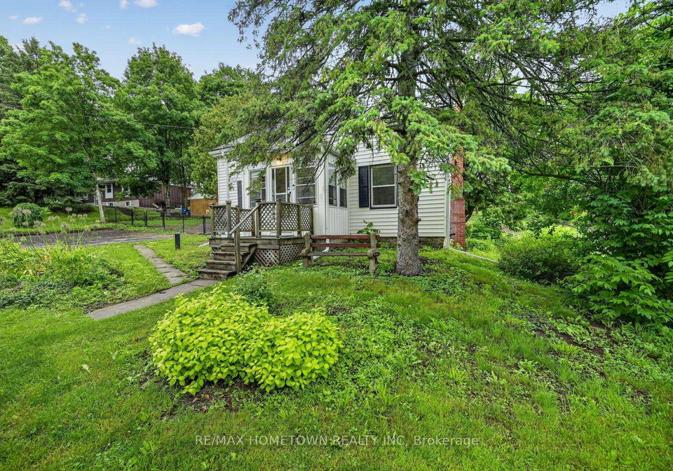 15-perth-street-elizabethtown-kitley-ontario-x13455676