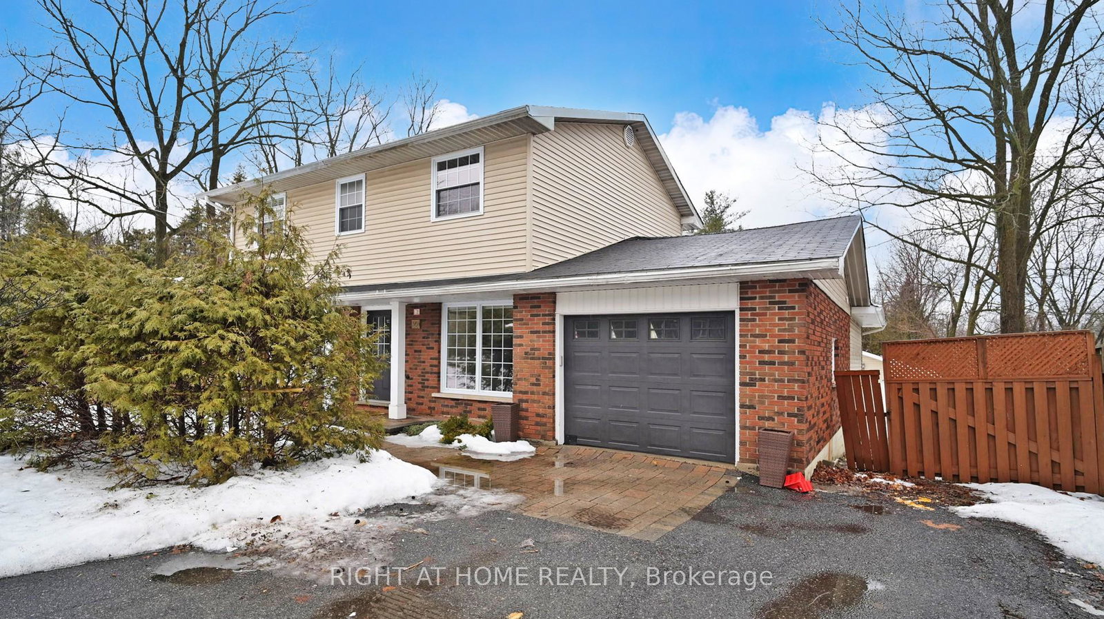 301-garner-road-e-hamilton-ontario-x13455954