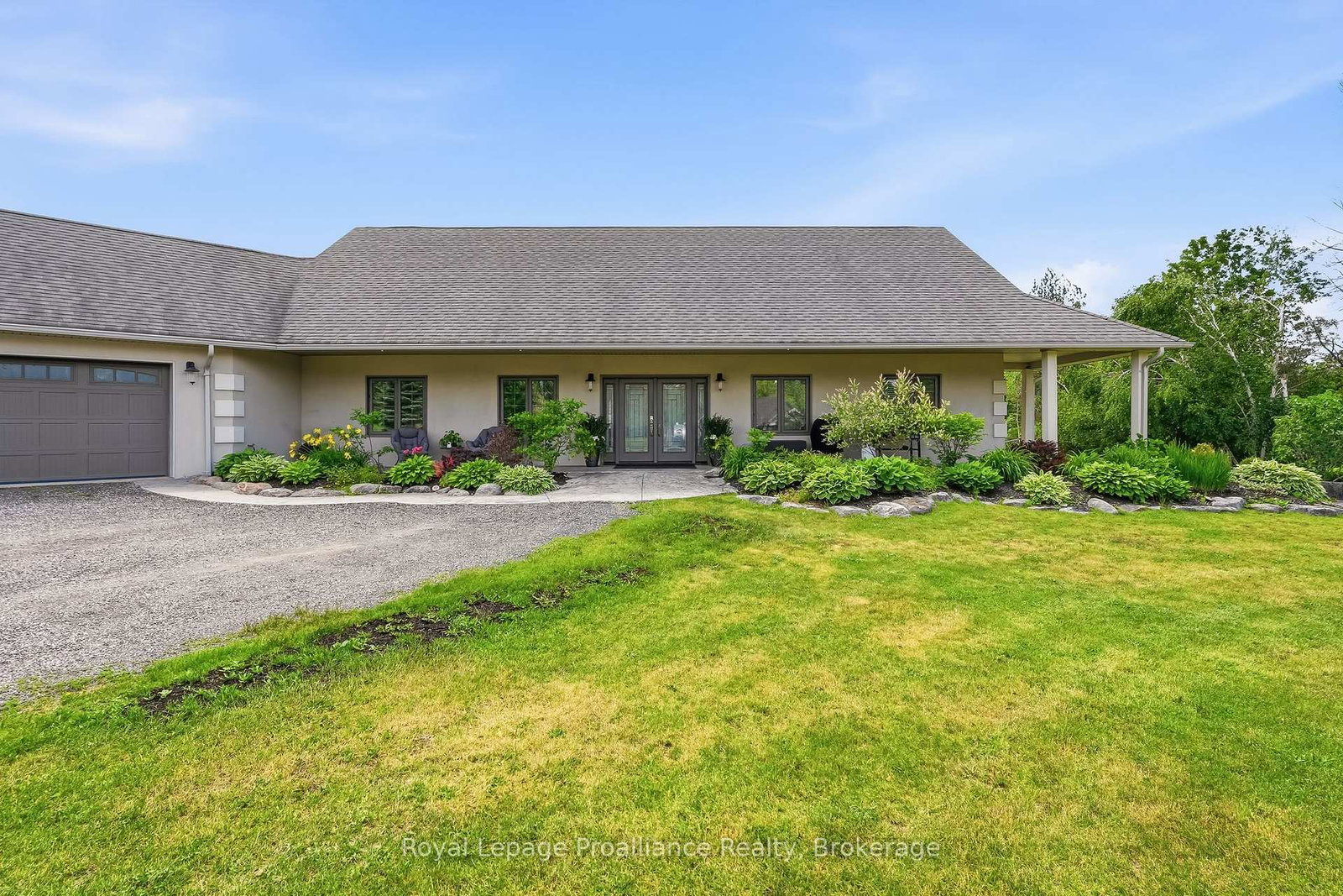 1646-harriet-lane-selwyn-ontario-x13456012