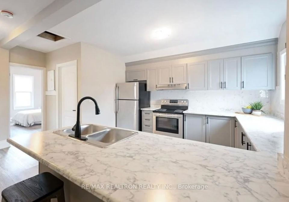 31-greenaway-avenue-hamilton-ontario-x13456078