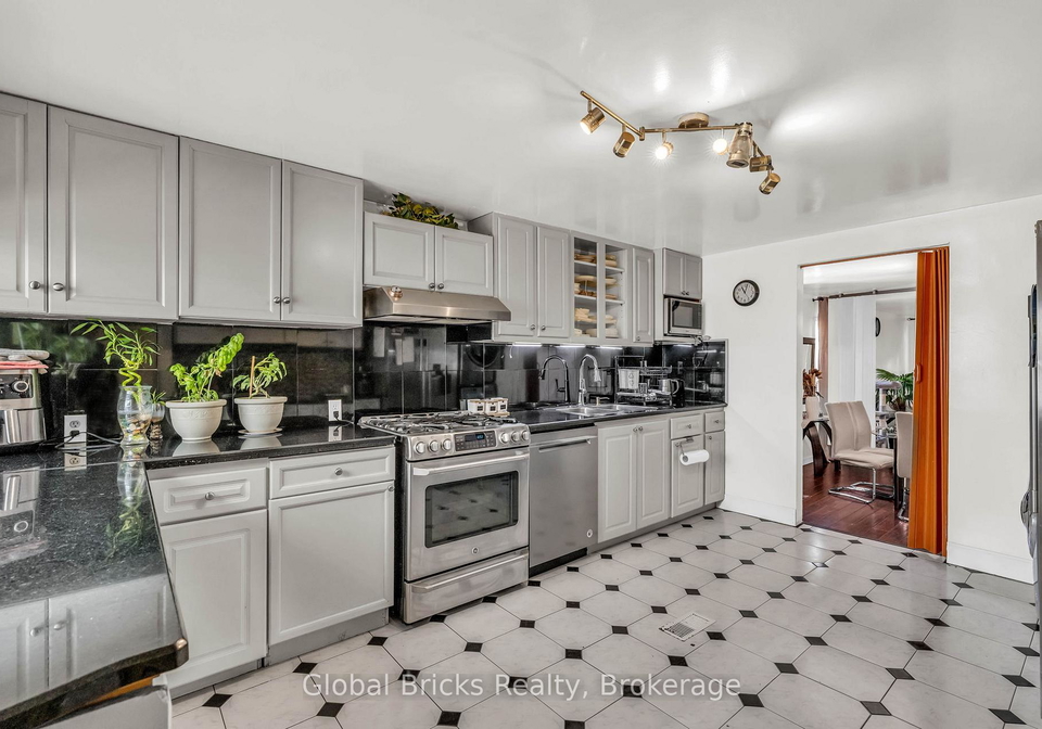 277-short-avenue-s-london-east-ontario-x13456198