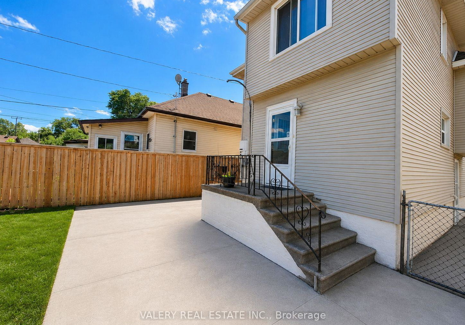 1058-moy-avenue-windsor-ontario-x13456366