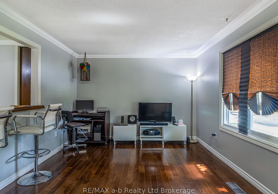 115-fyfe-avenue-woodstock-ontario-x13456594