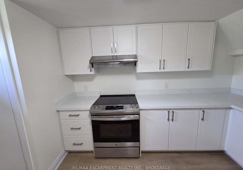 12-ferndale-avenue-st-catharines-ontario-x13456742