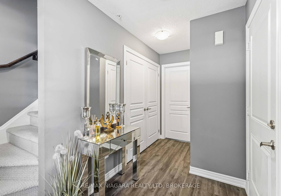 47-scarlett-common-st-catharines-ontario-x13457214