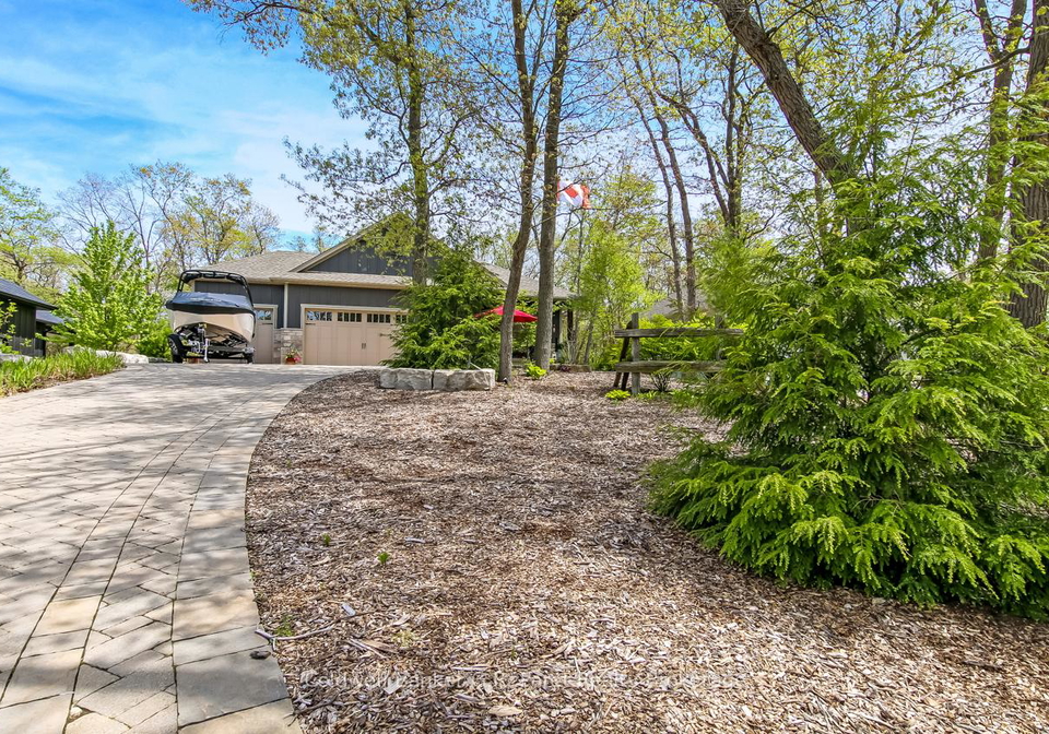 10151-pinery-bluffs-road-lambton-shores-ontario-x13457530