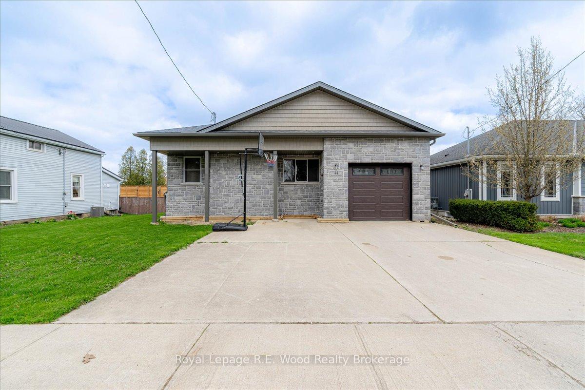 44-stover-street-n-norwich-ontario-x13457920