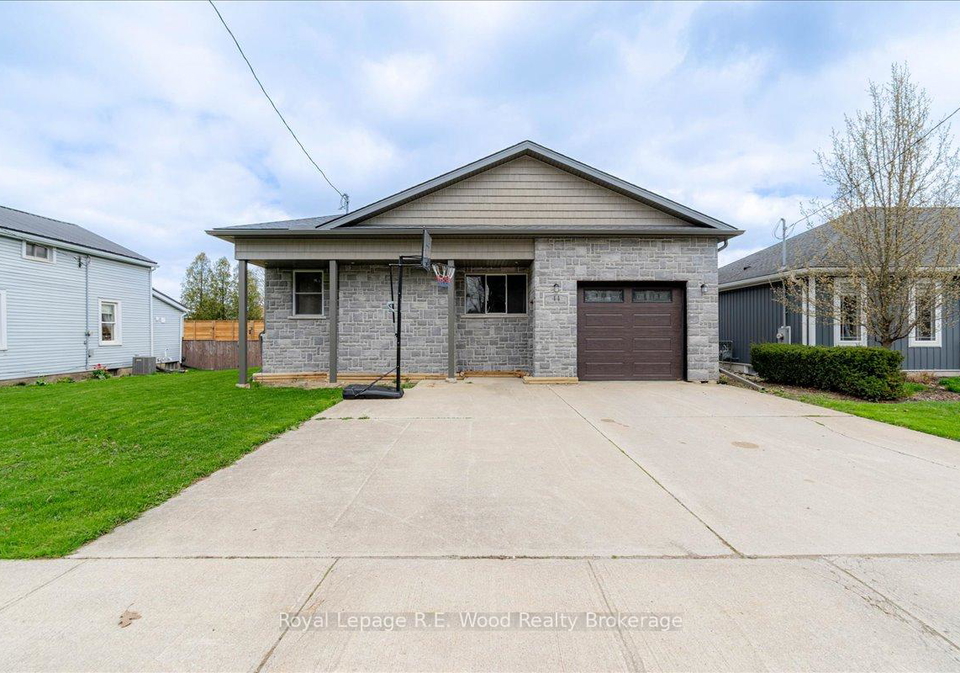 44-stover-street-n-norwich-ontario-x13457920