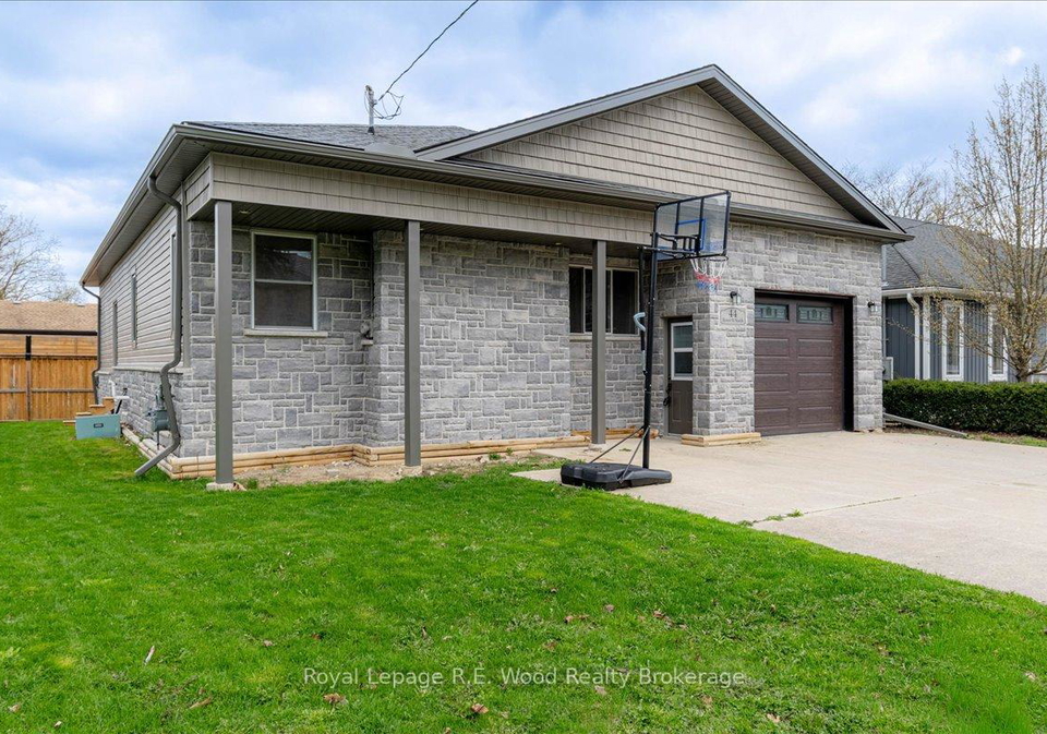44-stover-street-n-norwich-ontario-x13457920