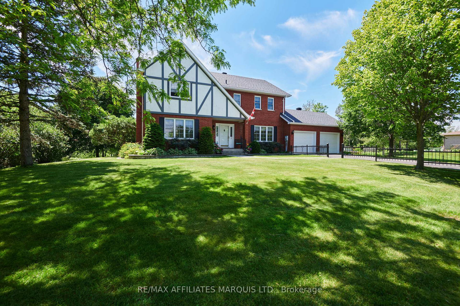 2-fairholme-drive-south-dundas-ontario-x13458180