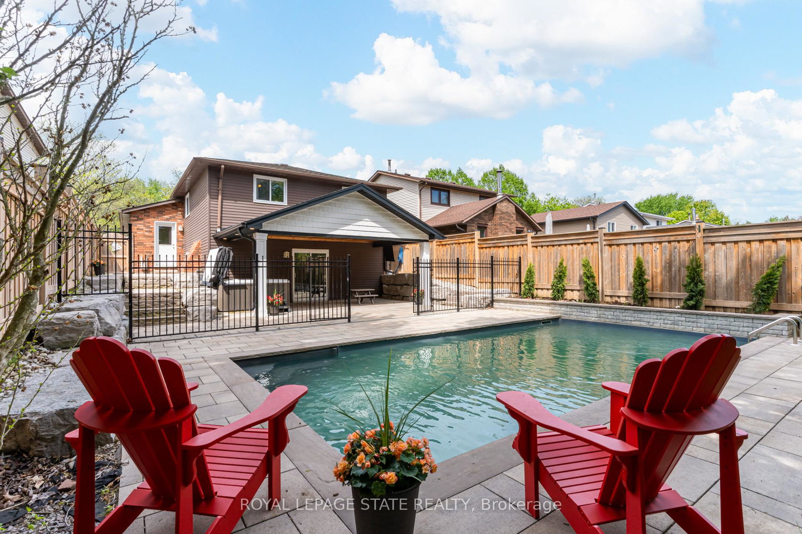 27-bloomsbury-court-hamilton-ontario-x13458272