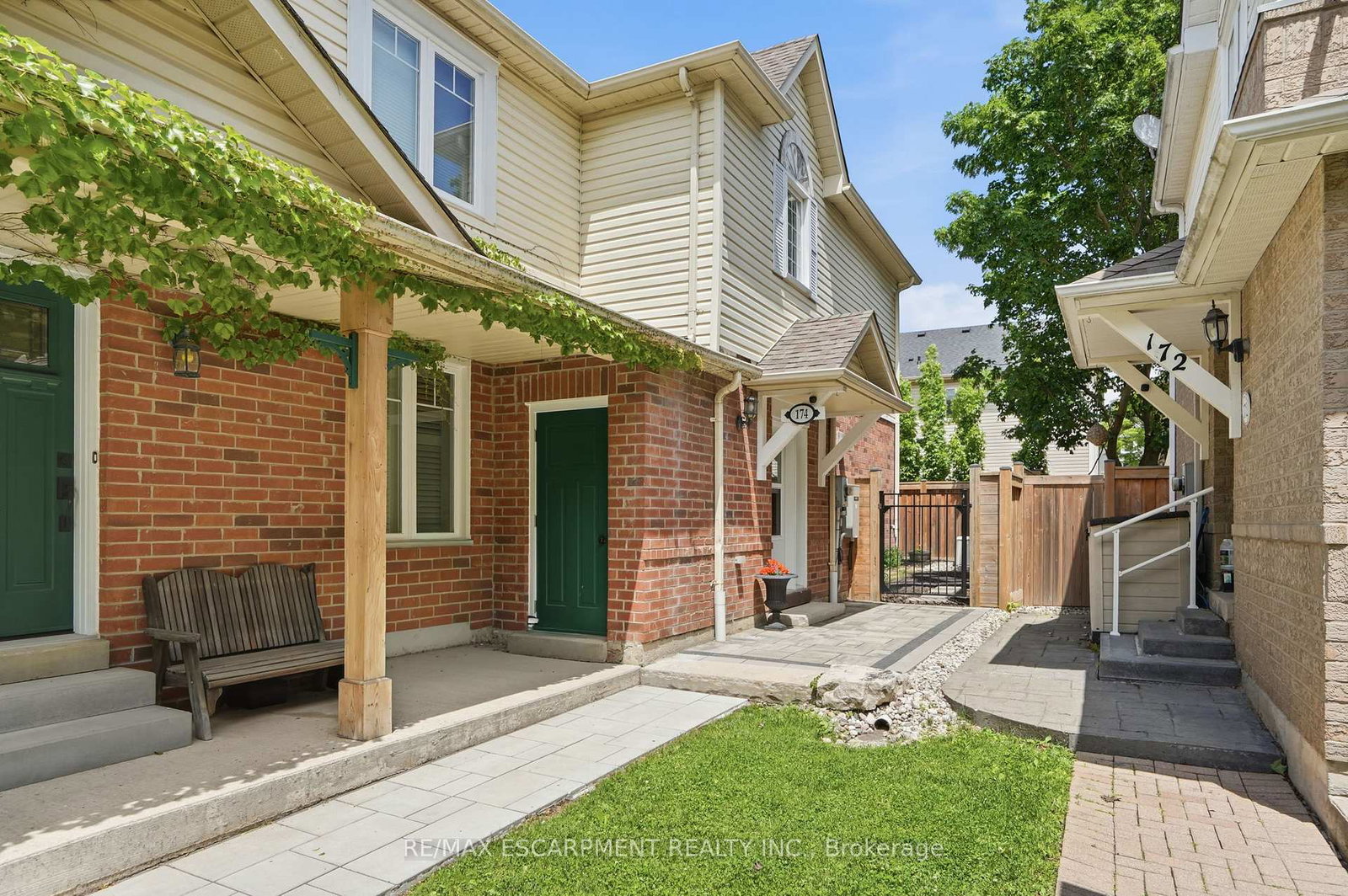174-fellowes-crescent-hamilton-ontario-x13458298