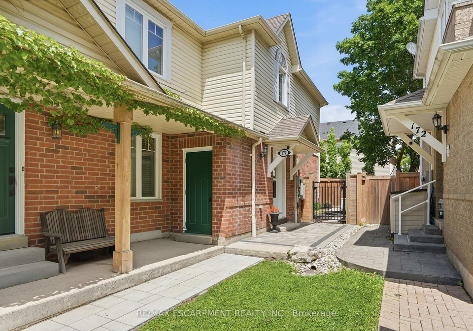174-fellowes-crescent-hamilton-ontario-x13458298