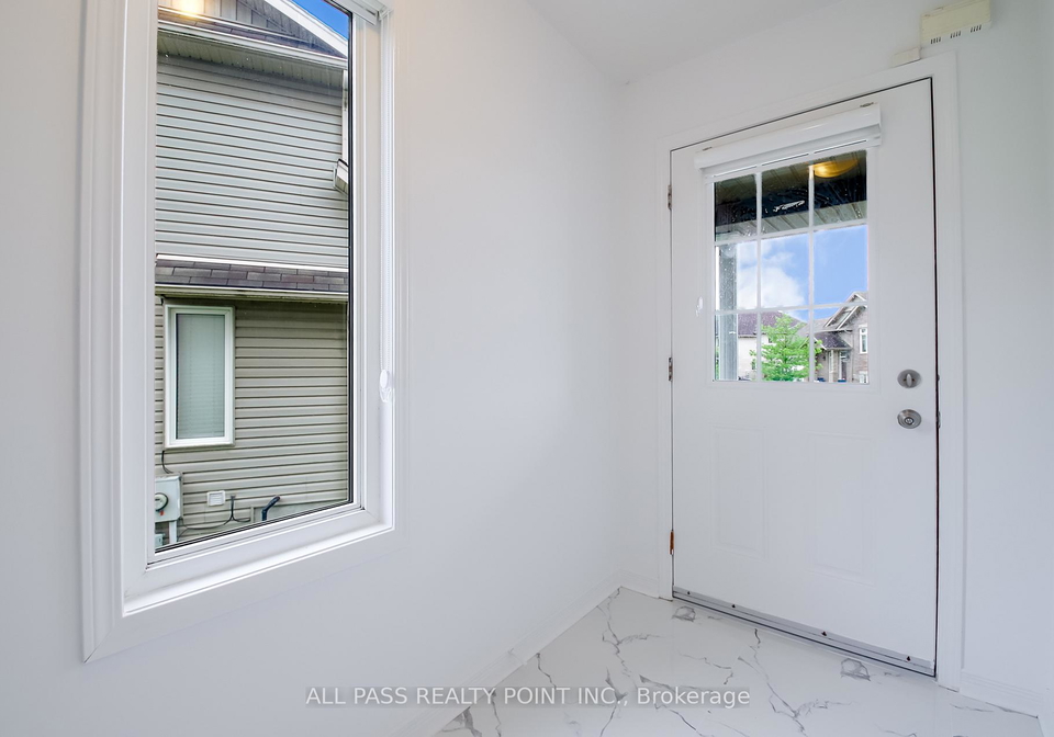 83-iron-gate-street-kitchener-ontario-x13458700