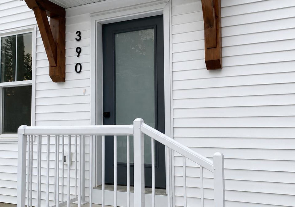390-13th-st-a-street-hanover-ontario-x13459148