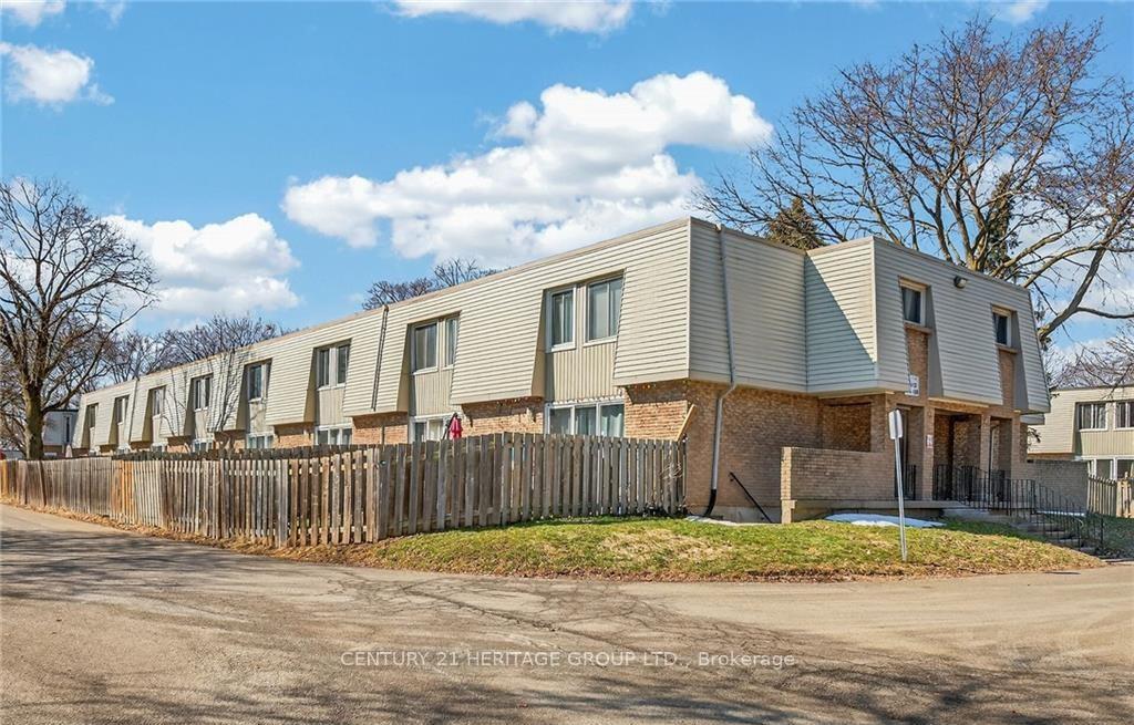 17-old-pine-trail-st-catharines-ontario-x13459158