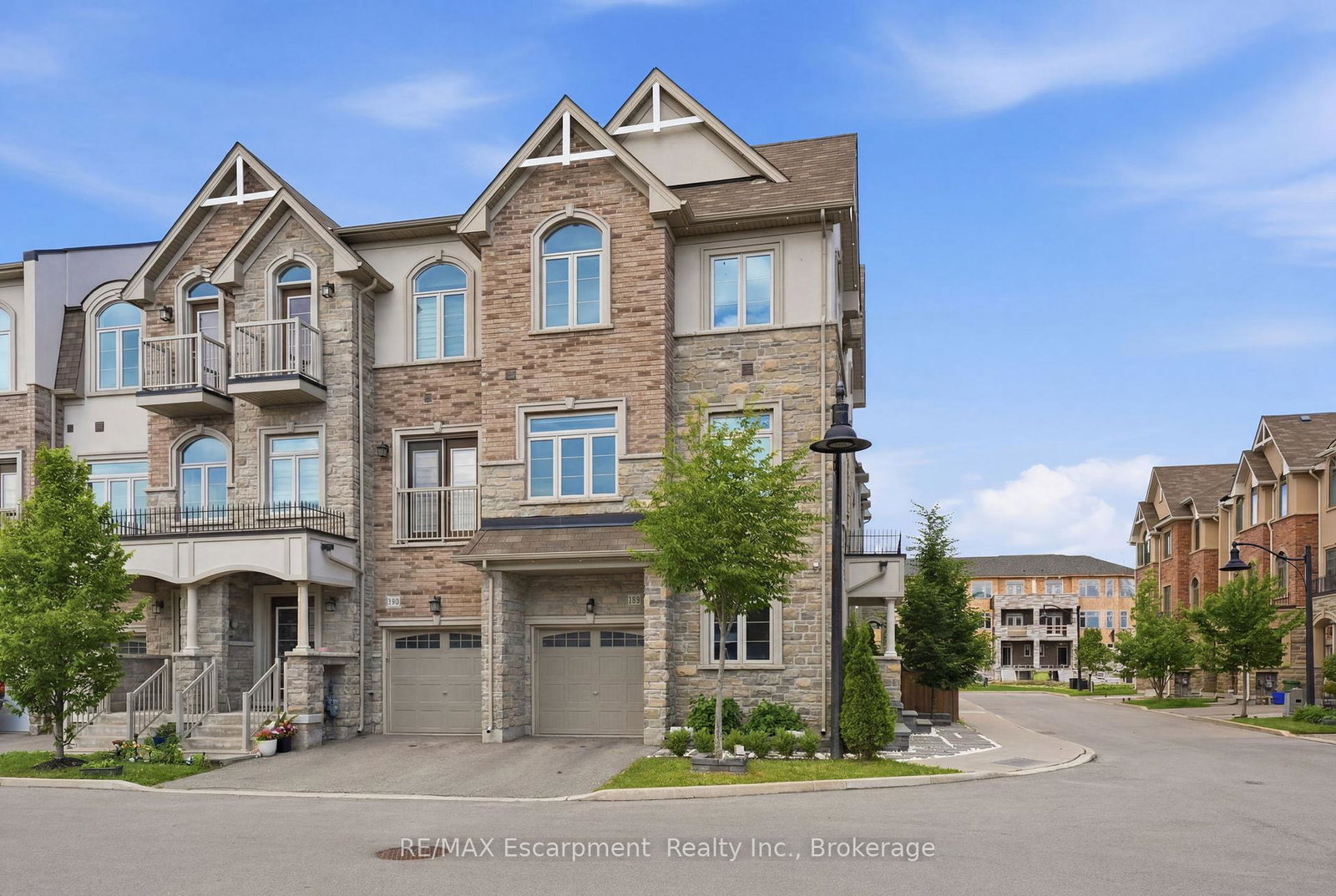 141-borers-creek-circle-hamilton-ontario-x13459338