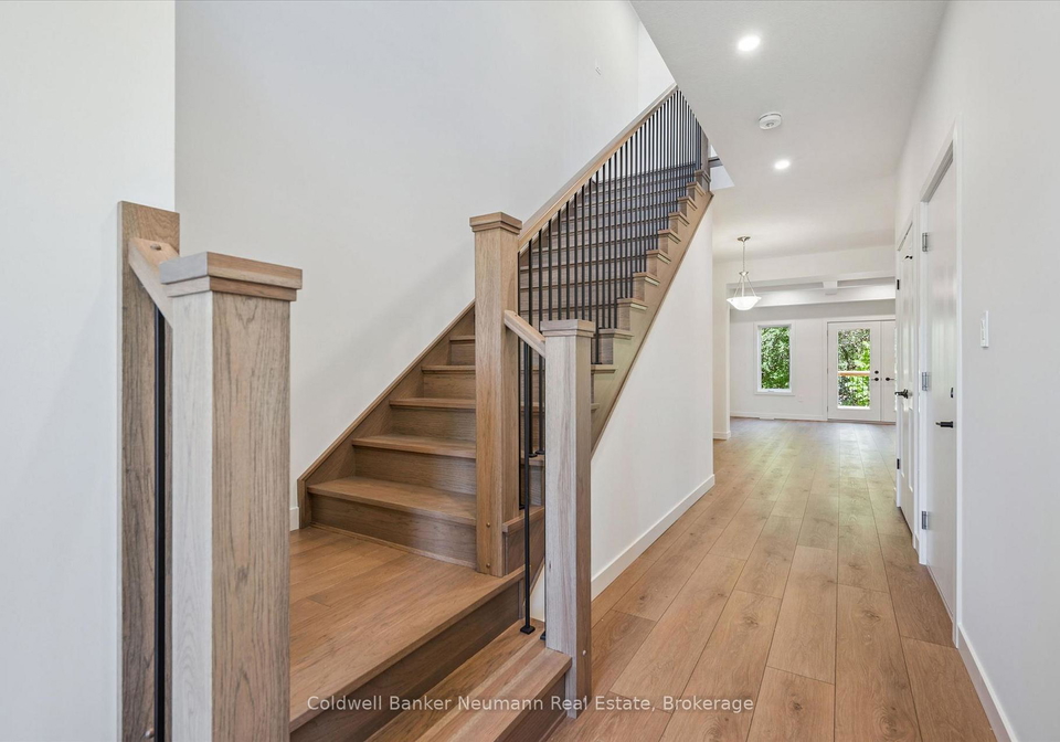 16-fieldstone-lane-centre-wellington-ontario-x13459378