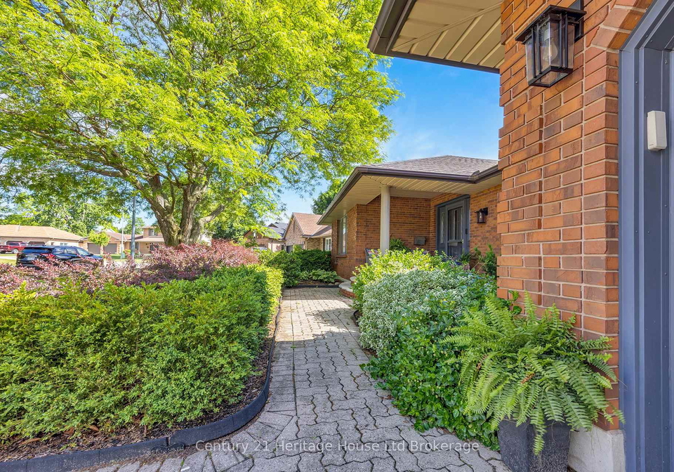 42-alexander-avenue-tillsonburg-ontario-x13460090