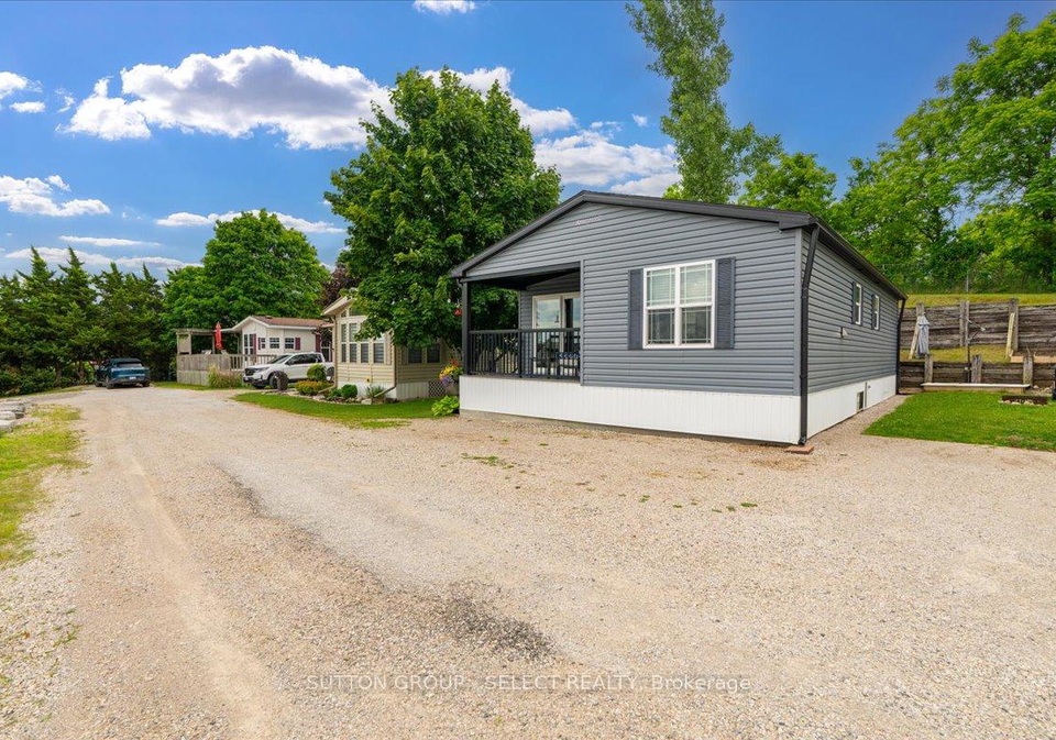 8685-rock-glen-road-lambton-shores-ontario-x13460228