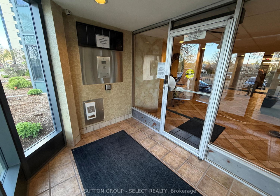 55-green-valley-drive-kitchener-ontario-x13460596