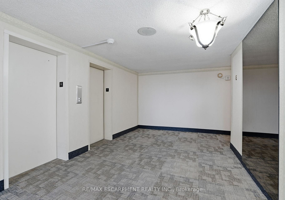 222-jackson-street-w-hamilton-ontario-x13460776