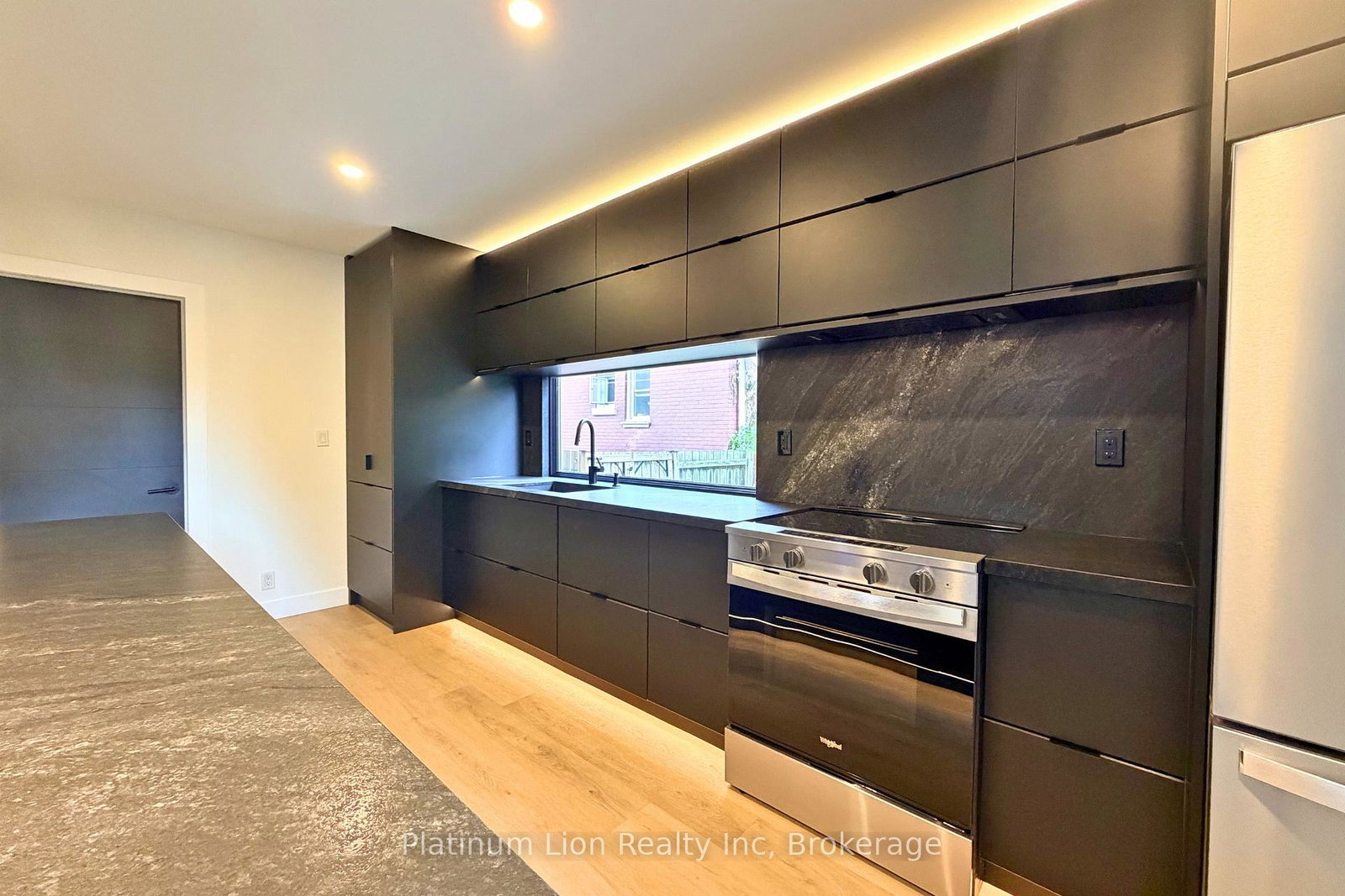 42-12-strathcona-avenue-brantford-ontario-x13460780